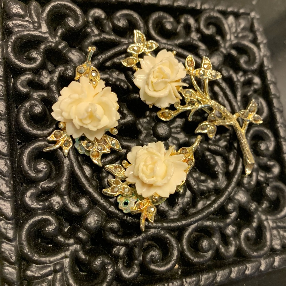 Vintage Rose Clip On Earrings & Brooch Pin Jewelry Set